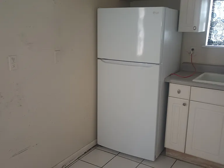 2324 S Brown Ave — Photo 7
