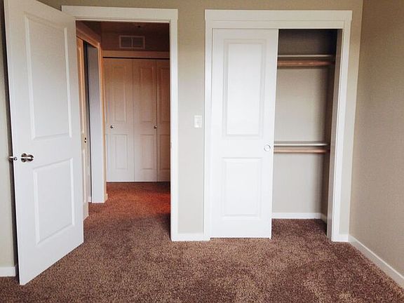 5th image of 1487 S Goldking Way #202