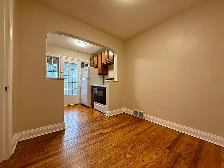 2525 Glenmary Ave #1 — Photo 15