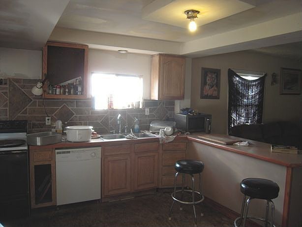 2nd image of 3030 N Regal St