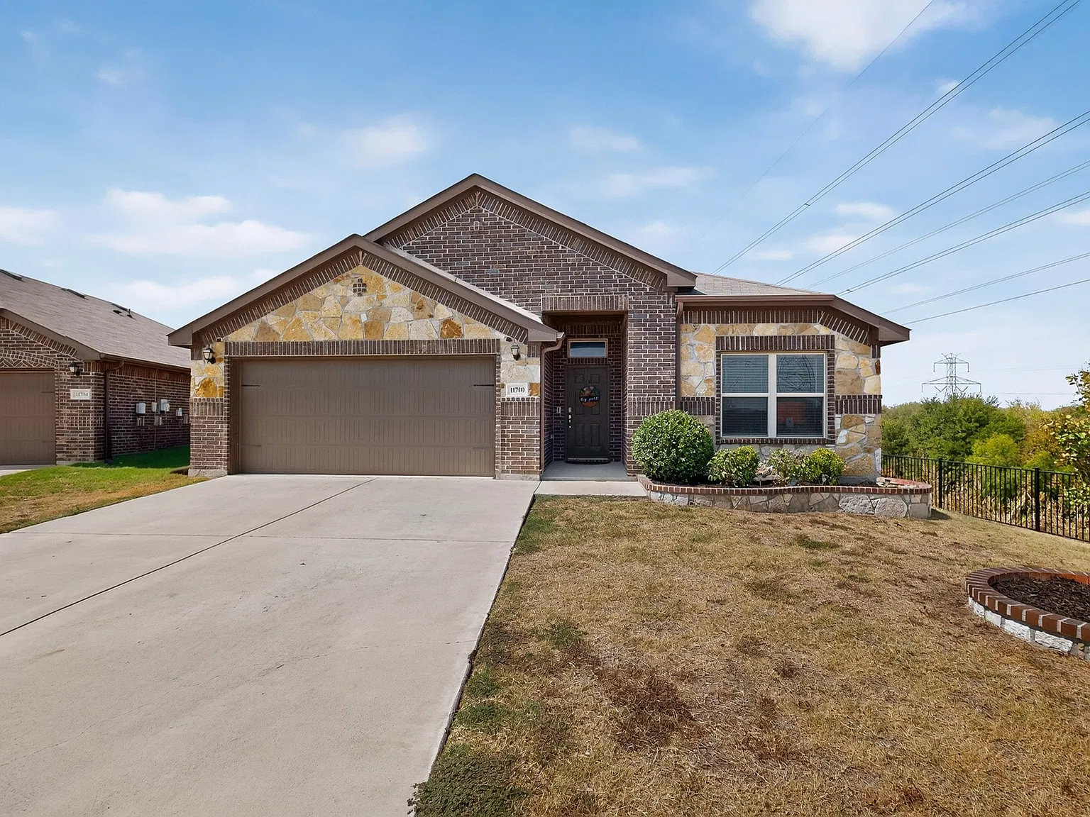4 bed, 2026 sqft, $2,450 — Photo 1