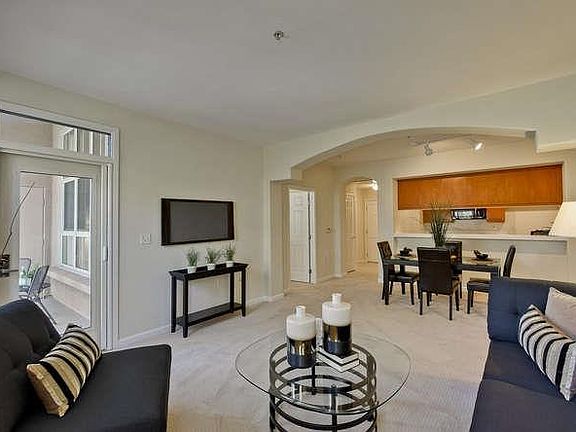 5th image of 30 E Julian St Unit 316