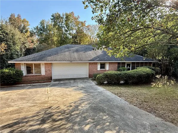 1907 28th Ct, Phenix City, AL 36870