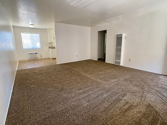 4th image of 25422 Cole St