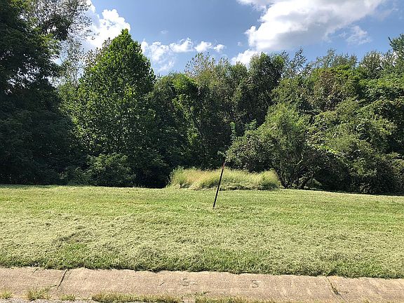 3rd image of 664 Parkside Dr