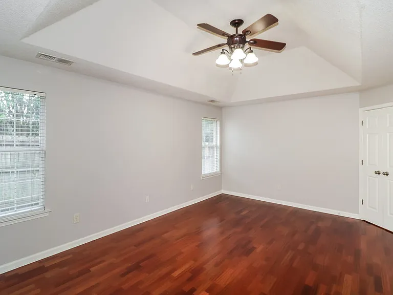 1058 Green Fern Cv — Photo 9
