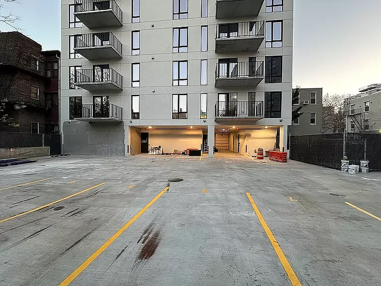 139 Frost St #4D — Photo 43