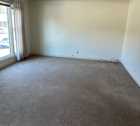 4th image of 606 S El Camino Real APT 2