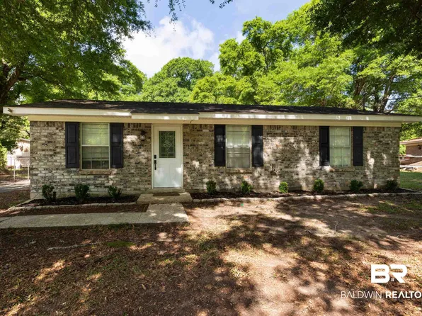8017 Pine Springs Dr, Saraland, AL 36571