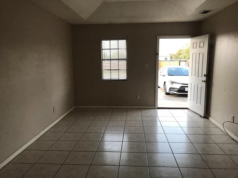 503 Kennedy St #2 — Photo 3