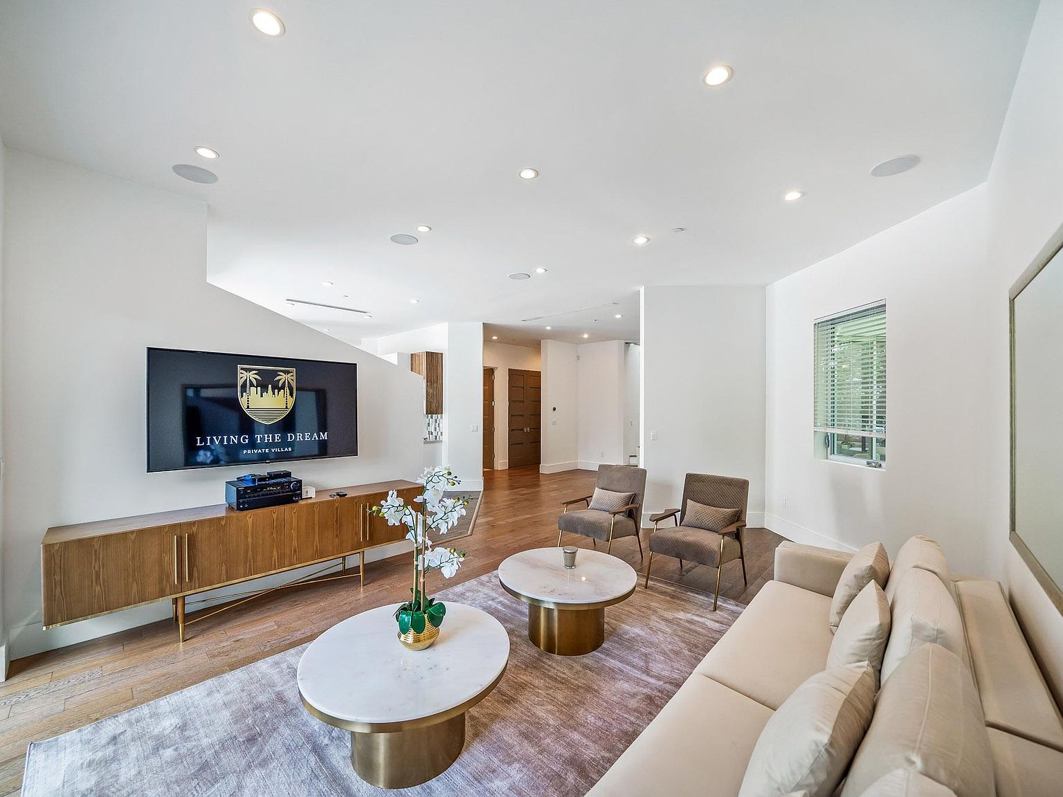 Los Angeles, CA 90048