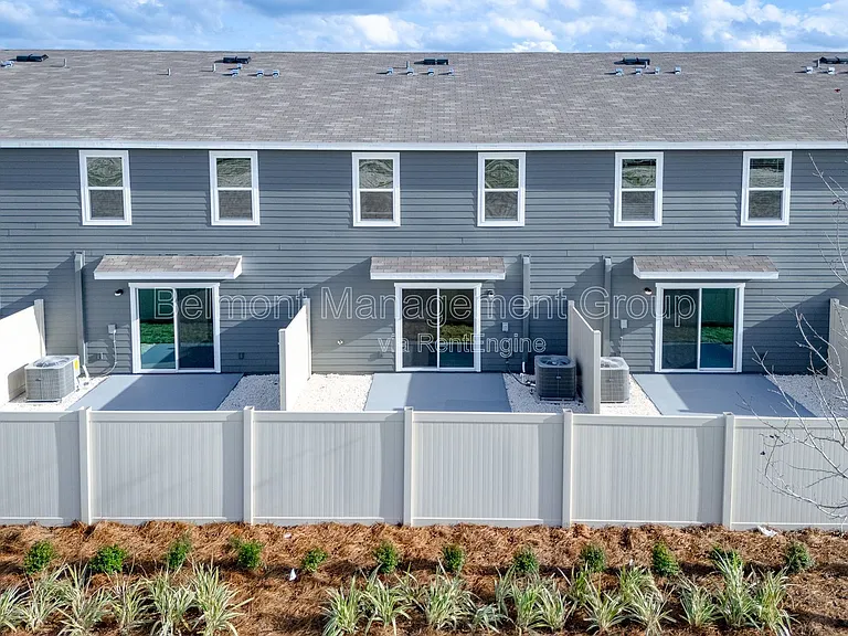 8250 SW 67th Ave — Photo 19