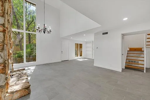 4618 Abbott Ave — Photo 3