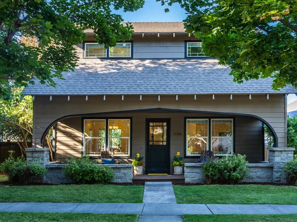 21380 Oakview Dr, Bend, OR 97701