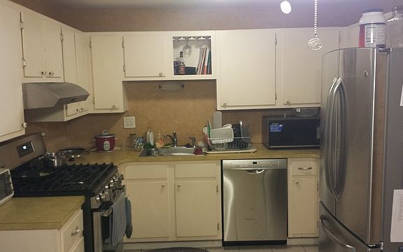 3rd image of 194 Duxbury Ct APT A