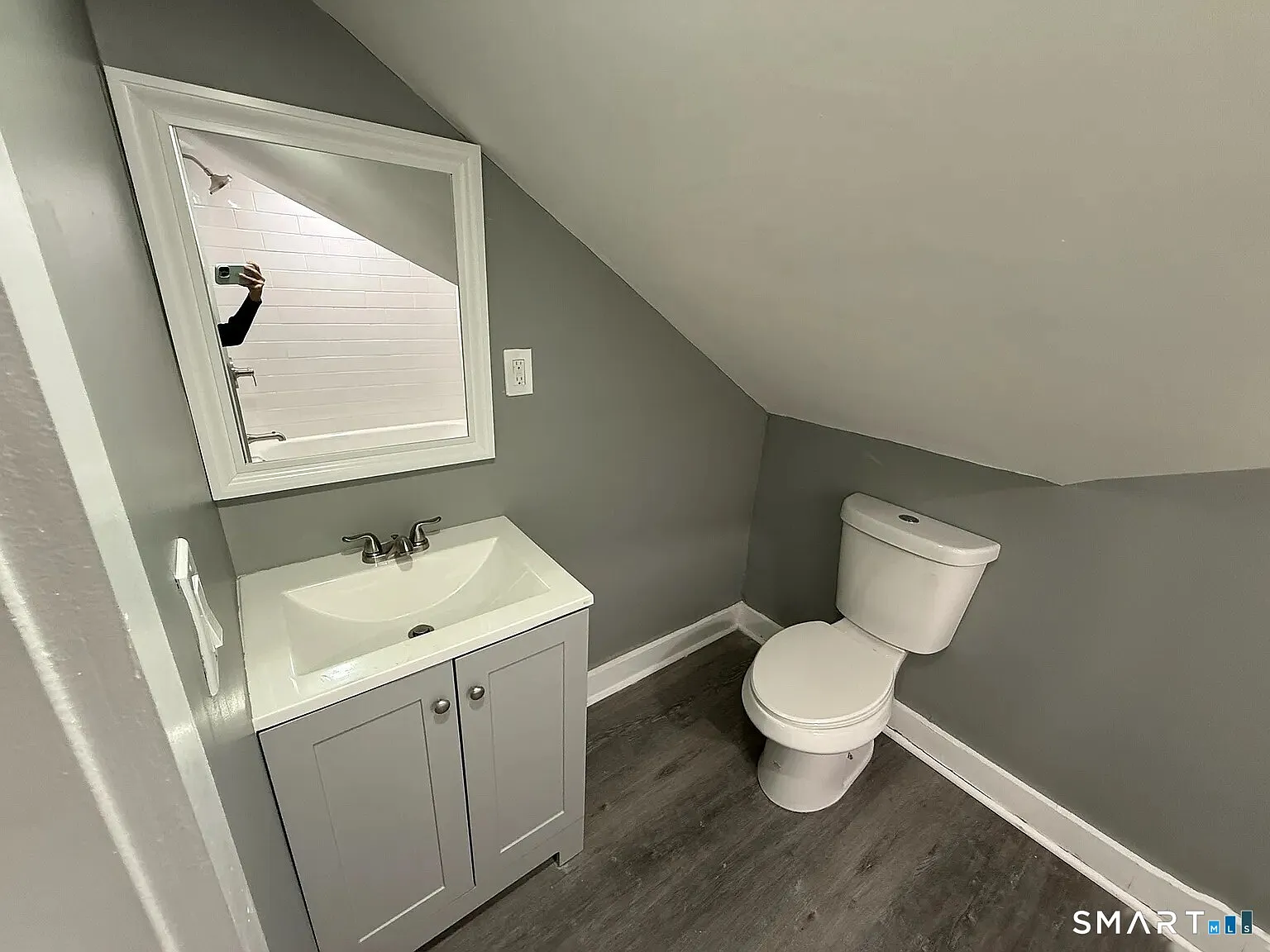 2 bed, 1.0 bath, 3158 sqft, $1,800 — Photo 3