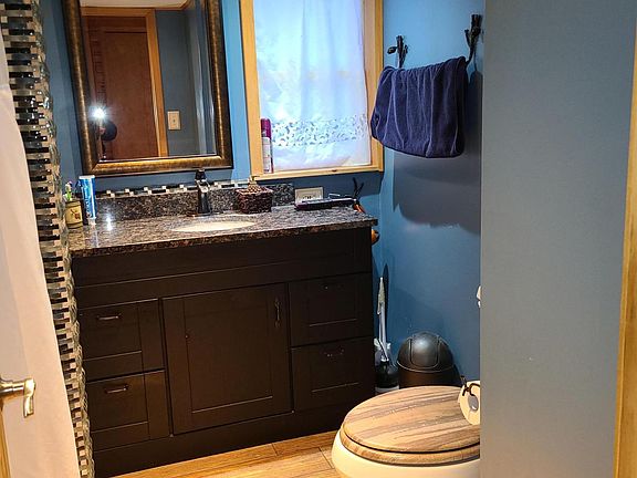 5th image of 15100 Larsen Ave NE