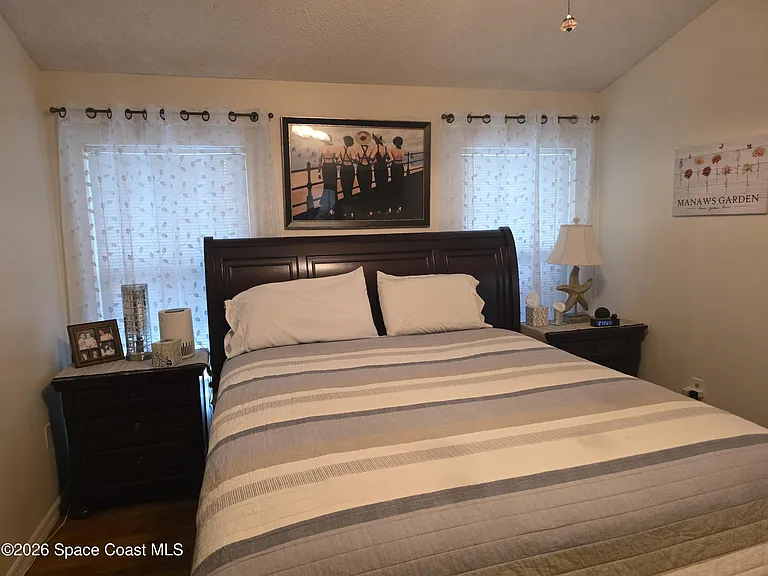 870 Spirea Dr — Photo 9
