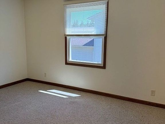 5th image of 4910 Coventry Ct APT 9