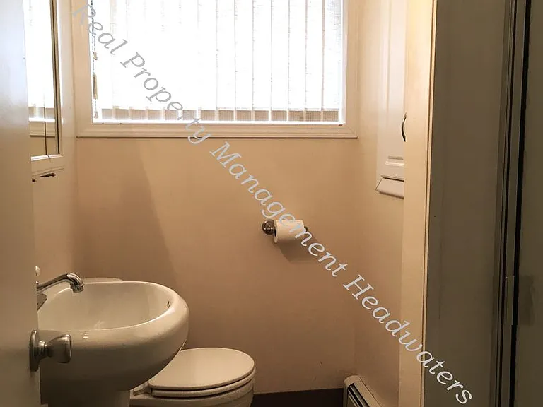 1311 Peosta Ave — Photo 10
