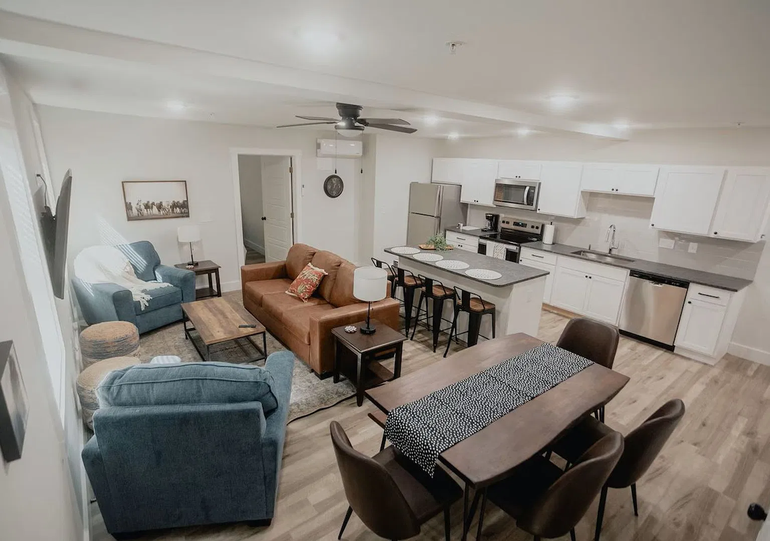 Central Hotel Lofts | Upscale Furnished Downtown Living — Photo 1