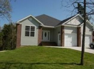 435 Redbud Ln, Hollister, MO 65672