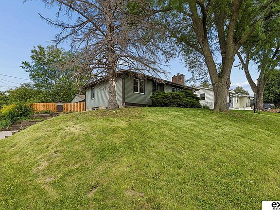 2nd image of 4001 S 39th St