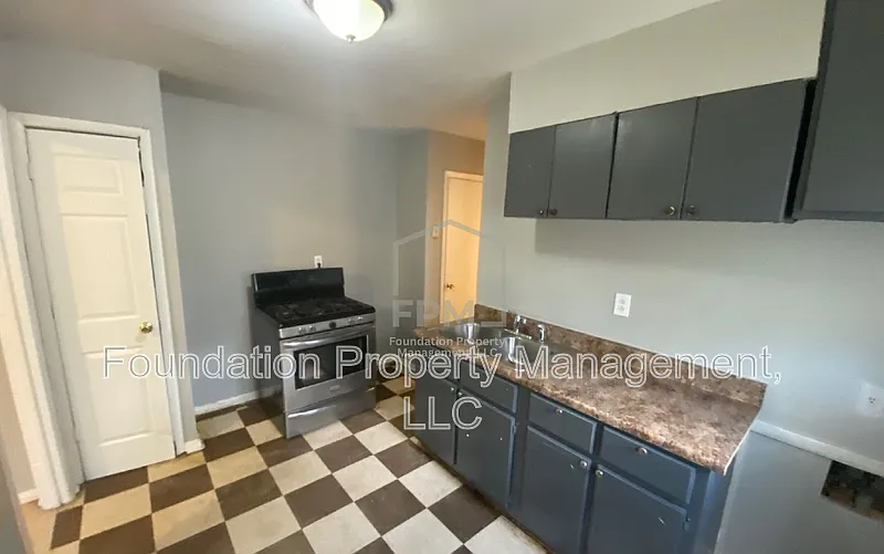 1 bed, 1.0 bath, $745 — Photo 4