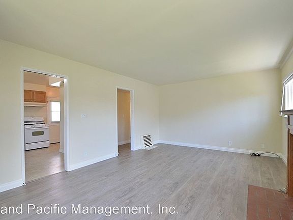 3rd image of 1408 Cota Ave