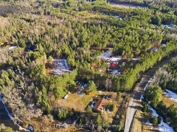 1055 Irondale Rd, Minden Hills, ON K0M 2A1