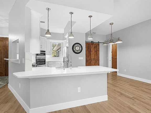 2nd image of 4712 34TH AVENUE E