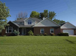 435 Niabi Zoo Rd, Coal Valley, IL 61240