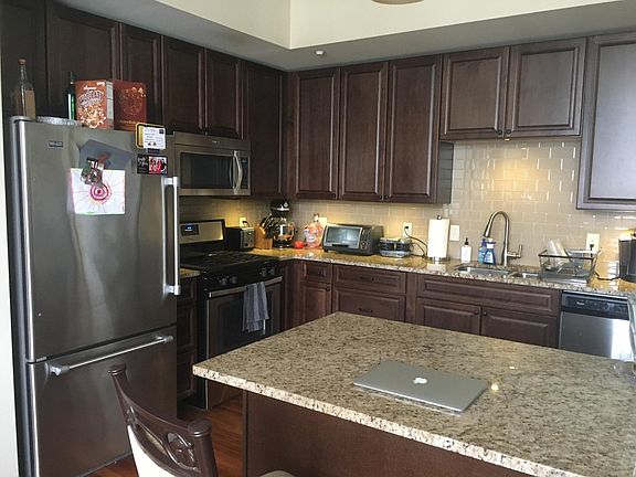 4th image of 598 Elmwood Ave #204