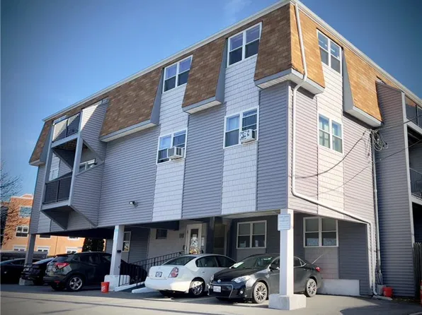 20-24 Stenton Ave #203, Providence, RI 02906