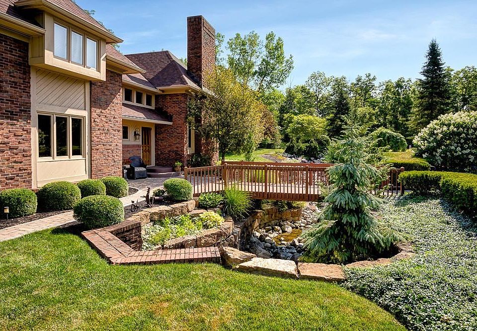 1st image of 2460 Stonehaven Ct N