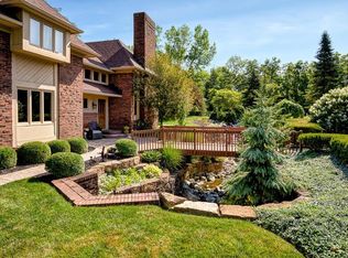 2460 Stonehaven Ct N, Upper Arlington, OH 43220