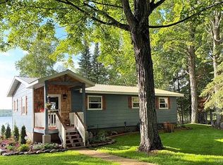 13818 Bayview Dr, Lanse, MI 49946