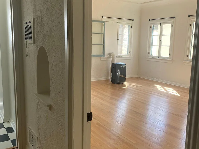 1616 3/4 Silver Lake Blvd #2 — Photo 3