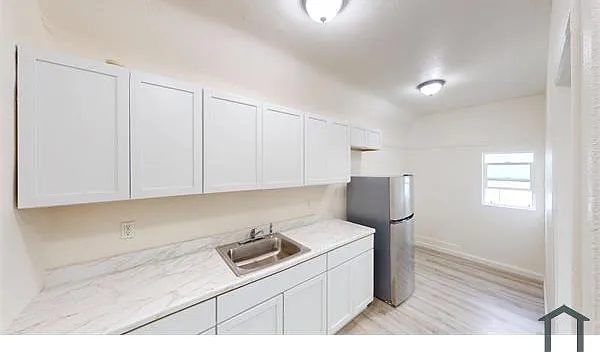 1128 34th St — Photo 11
