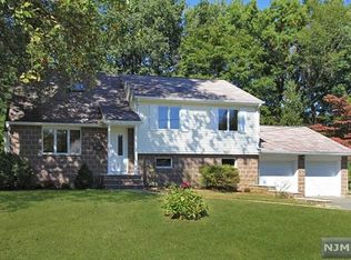 45 Durante Rd, Waldwick, NJ 07463