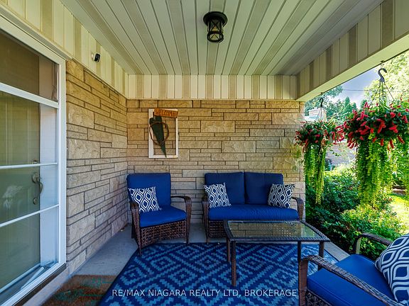 2nd image of 6329 Goodsir Cres