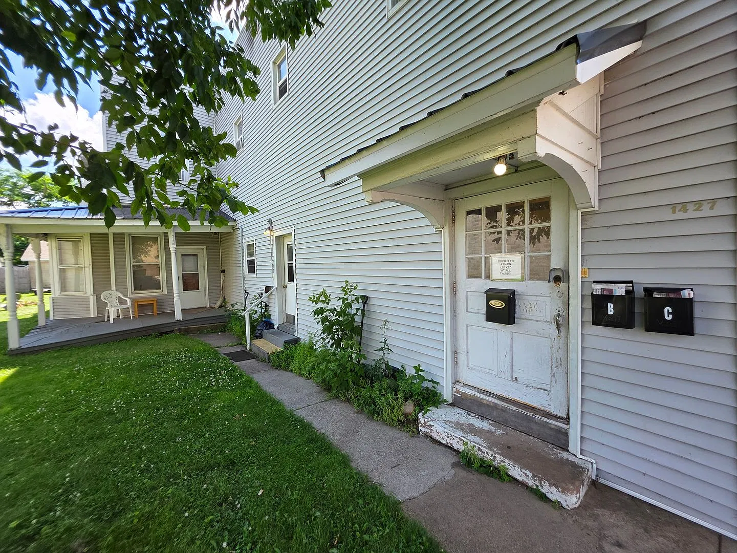 1427 Lynn — Photo 3