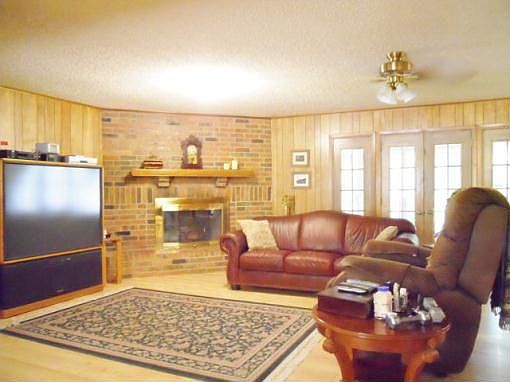 3rd image of 206 Fawn Dr