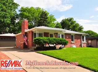 5820 Gillan Rd, Lincoln, NE 68505