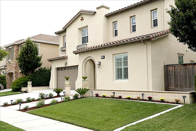 2nd image of 4552 Fernandez St