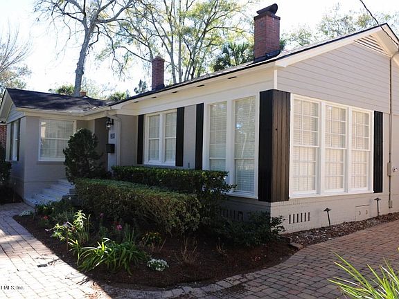 2nd image of 2338 Broadmoor Ln