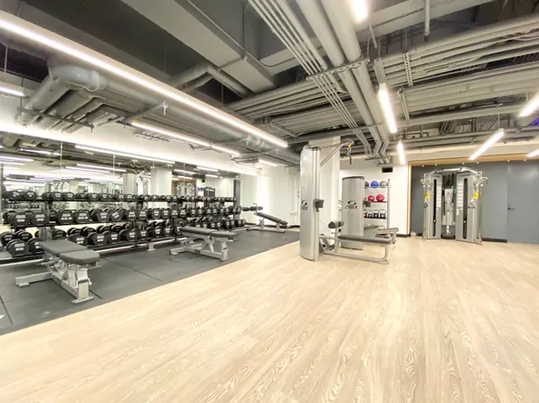 160 East 48th Street image 8 of 10