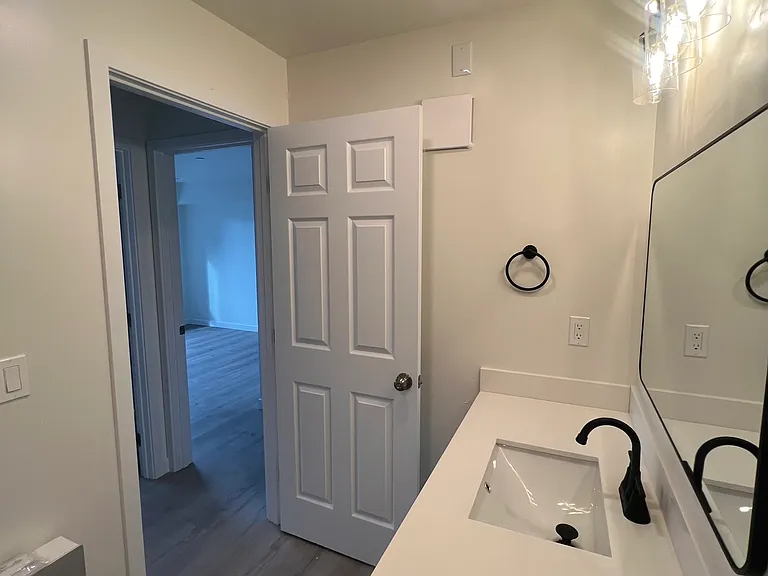 411 N 21st St #203 — Photo 13