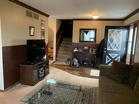3rd image of 15645 Waverly Ave