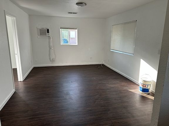 4th image of 1058 Grand Ave #6